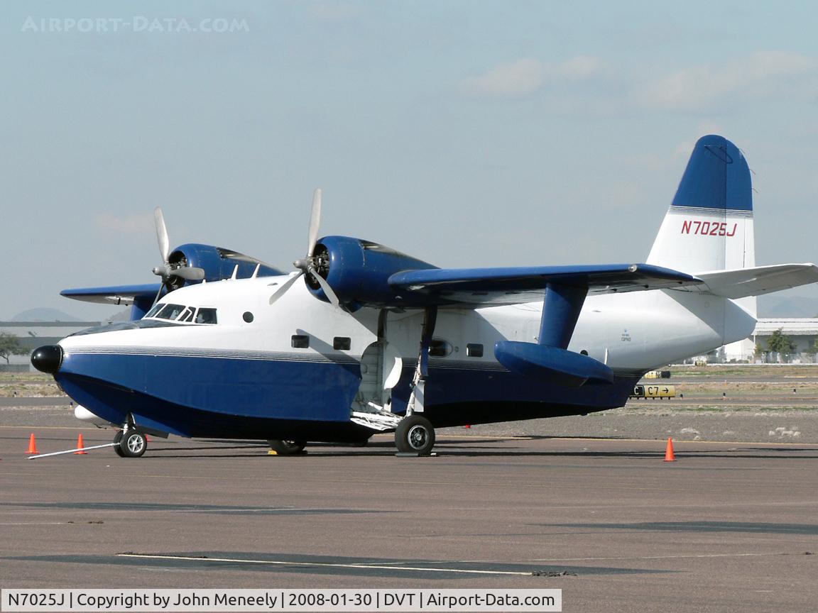 N7025J, 1953 Grumman UF-1/HU-16 C/N G-293, Albatross basking in the winter sunshine
