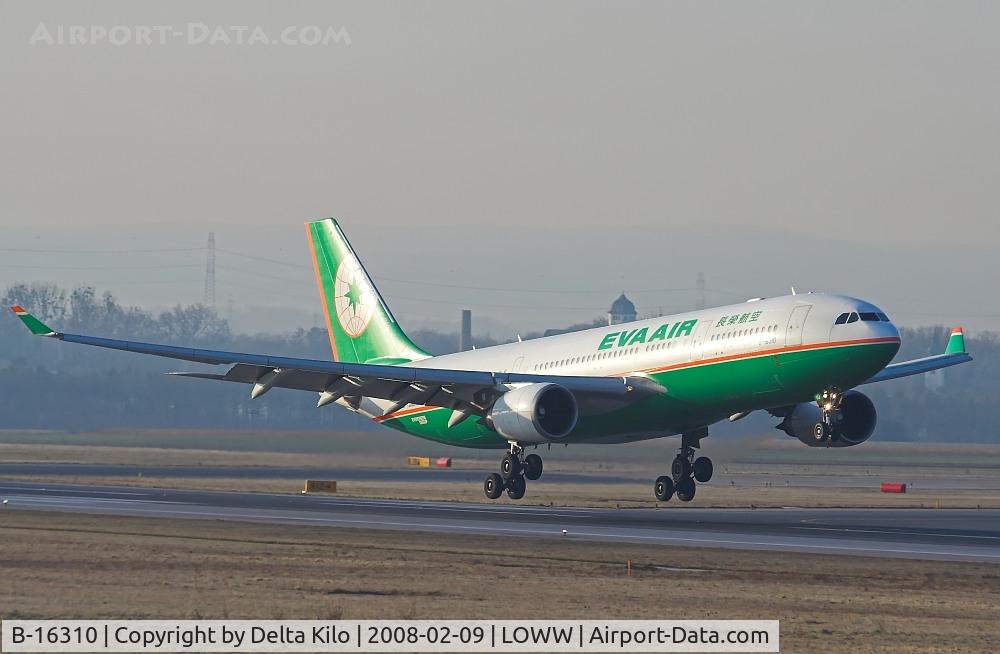 B-16310, 2005 Airbus A330-203 C/N 678, Eva Air A330  finale RWY 34
