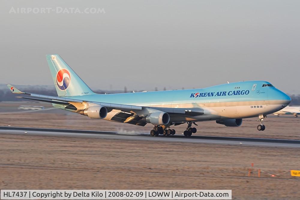 HL7437, 2003 Boeing 747-4B5F/SCD C/N 32808, Koean Air Cargo