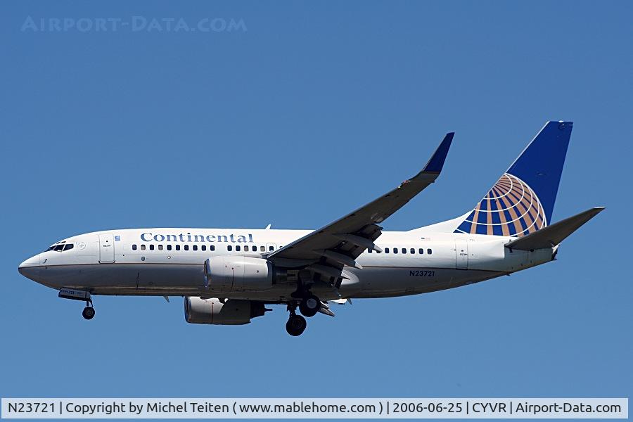 N23721, 1999 Boeing 737-724 C/N 28940, Continental