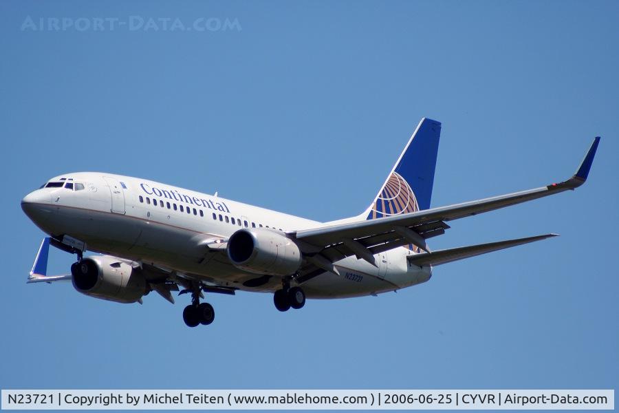 N23721, 1999 Boeing 737-724 C/N 28940, Continental