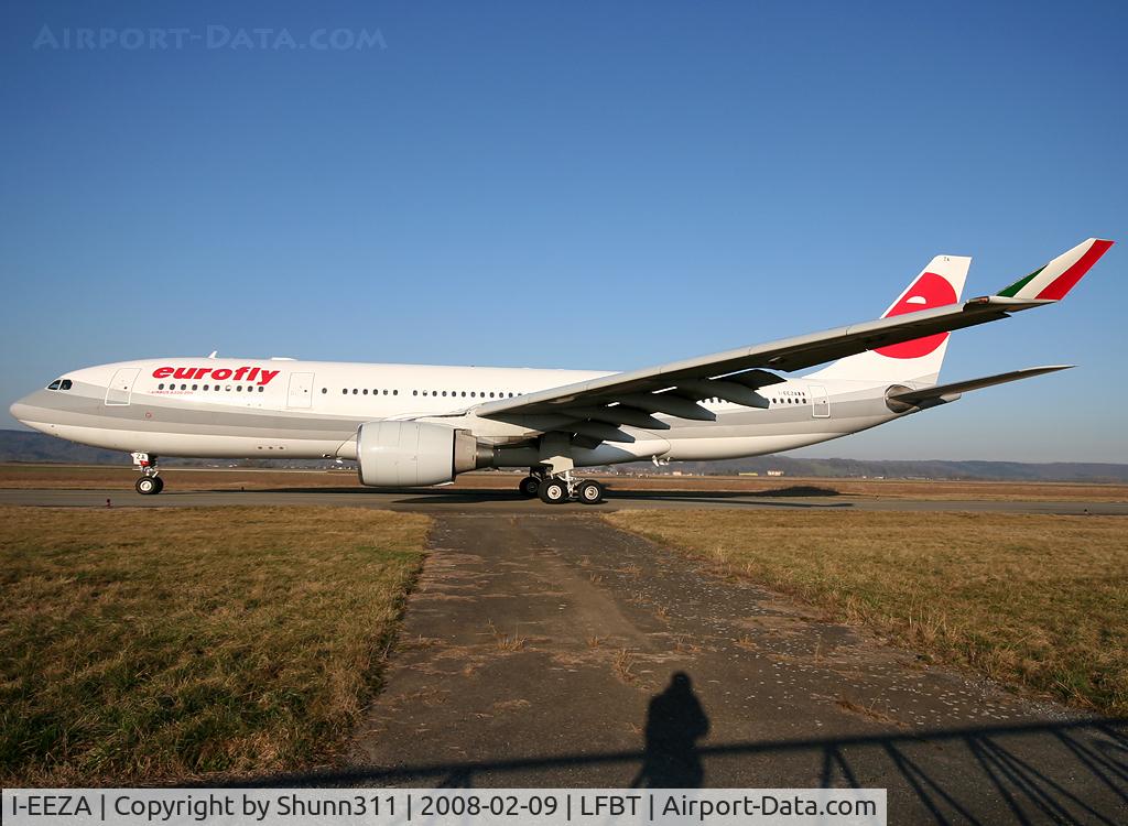 I-EEZA, 2000 Airbus A330-223 C/N 358, Taxiing holding point rwy 20 for departure