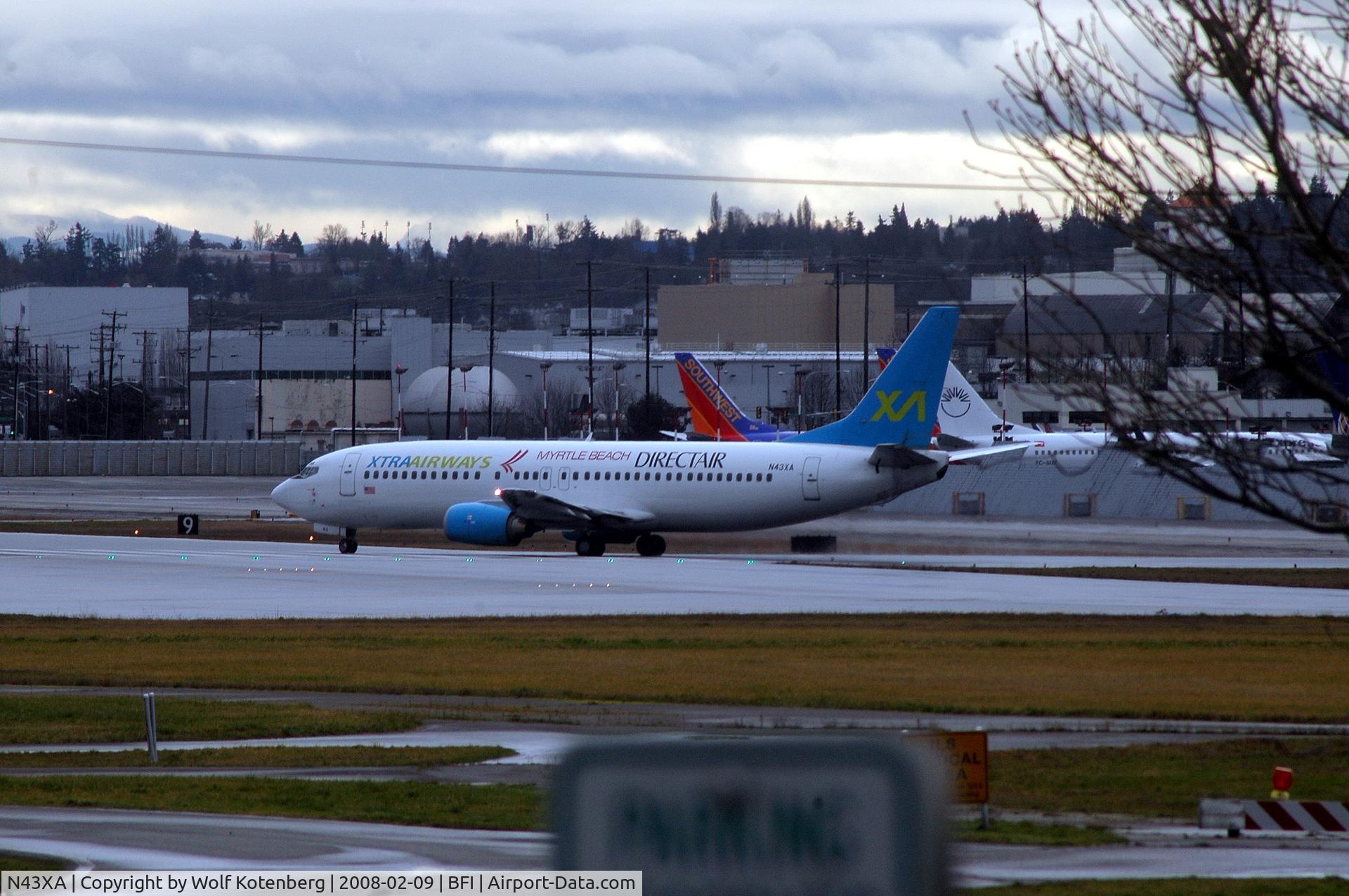 N43XA, 1990 Boeing 737-4S3 C/N 24796, awaiting IFR release