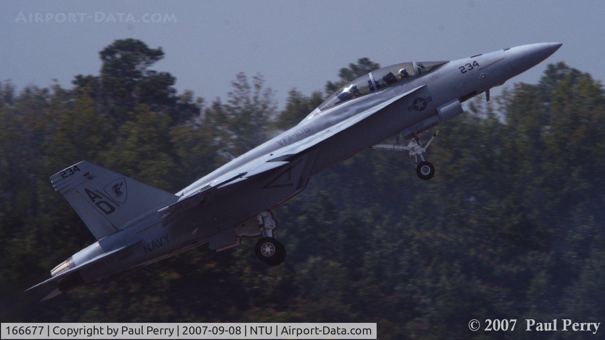 166677, Boeing F/A-18F Super Hornet C/N F155, High-performance takeoff to start her solo demo