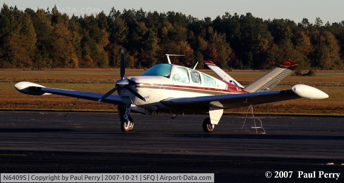 N6409S, 1976 Beech V35B Bonanza C/N D-9838, Nice time of day to frame up a visitor