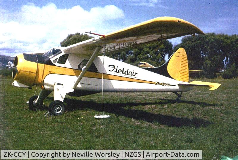 ZK-CCY, 1962 De Havilland Canada DHC-2 Beaver C/N 1512, At Gisborne 1973
