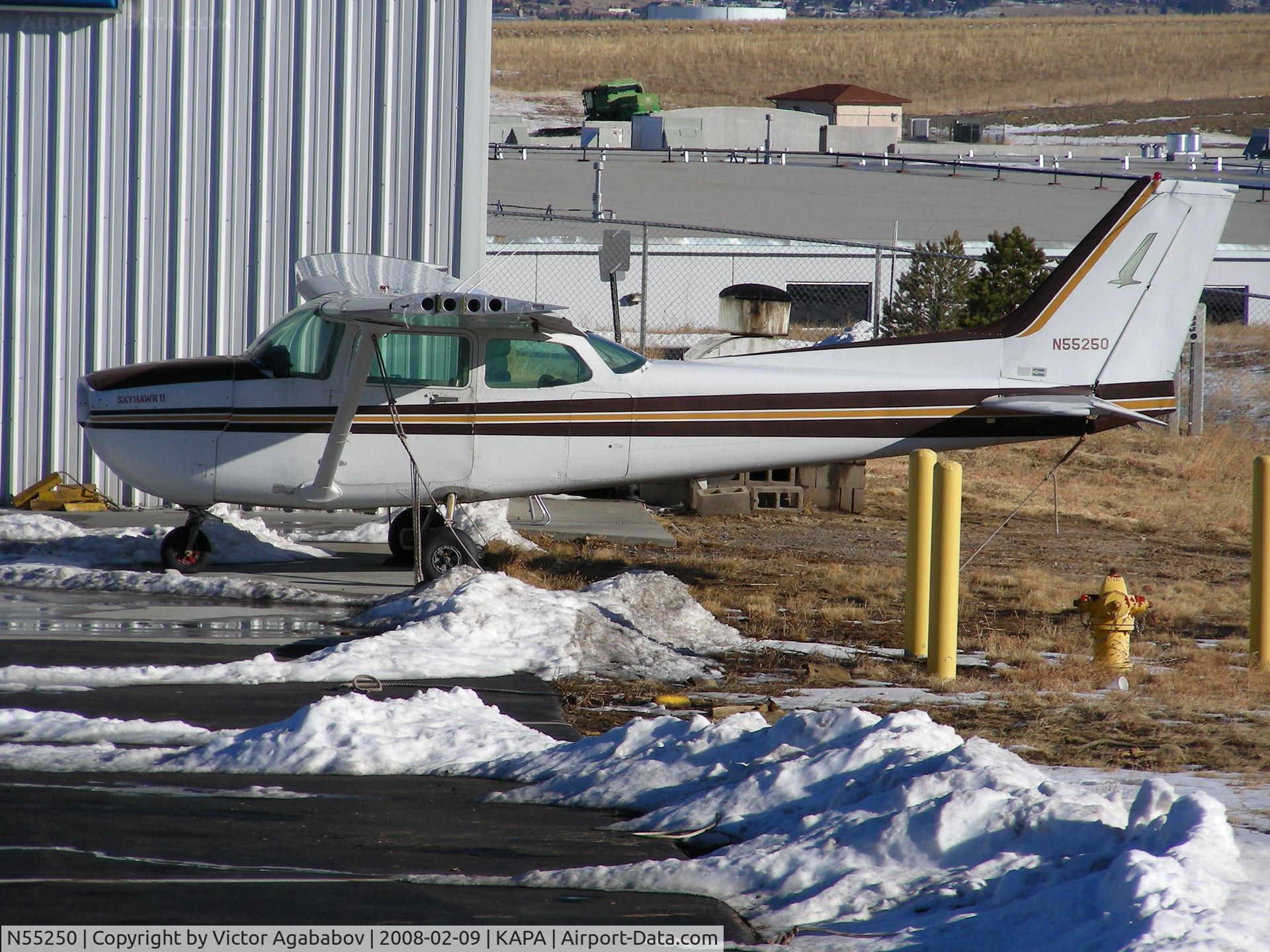 N55250, 1981 Cessna 172P C/N 17275144, At 100 hour check.
