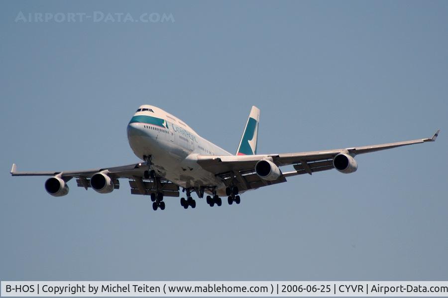 B-HOS, 1990 Boeing 747-467 C/N 24850, Cathay Pacific coming from Hong Kong in final approach