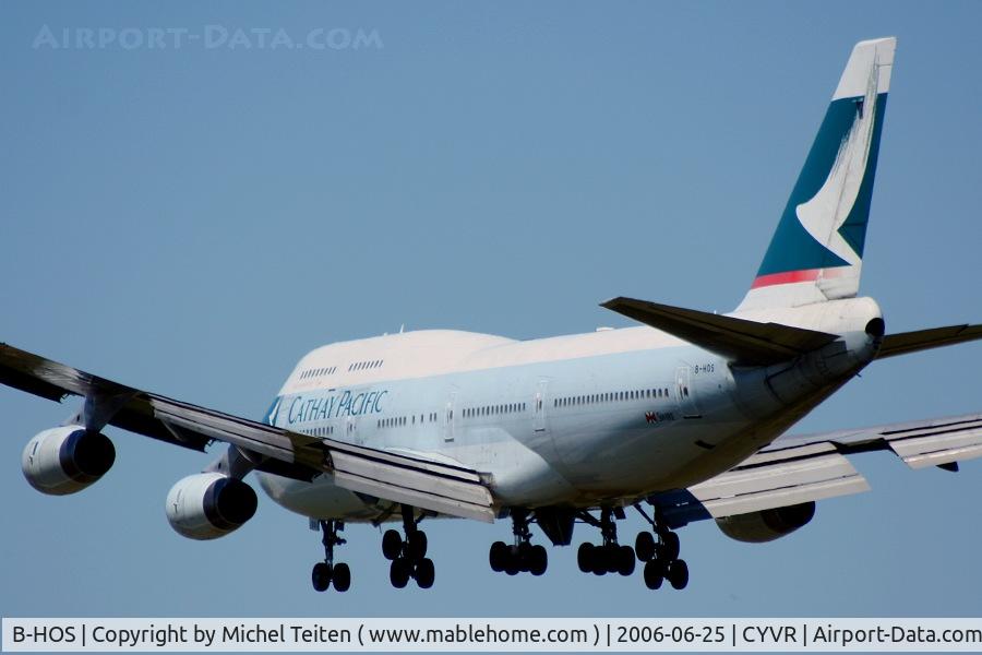 B-HOS, 1990 Boeing 747-467 C/N 24850, Cathay Pacific coming from Hong Kong in final approach