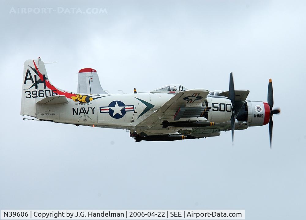 N39606, 1955 Douglas AD-6 Skyraider C/N 10838, Skyraider Formation at Gillespie