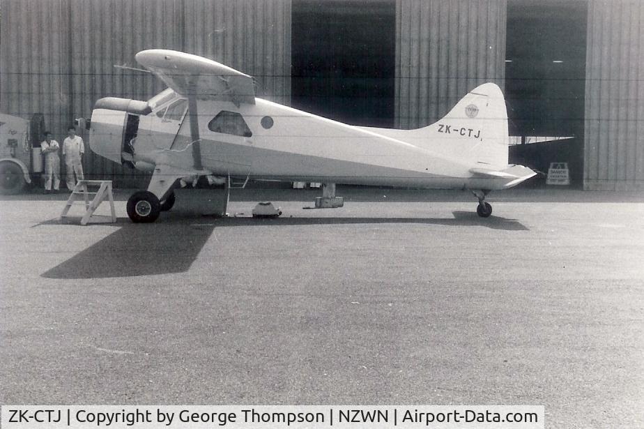 ZK-CTJ, 1965 De Havilland Canada DHC-2 Beaver C/N 1596, At Rongotai 1968