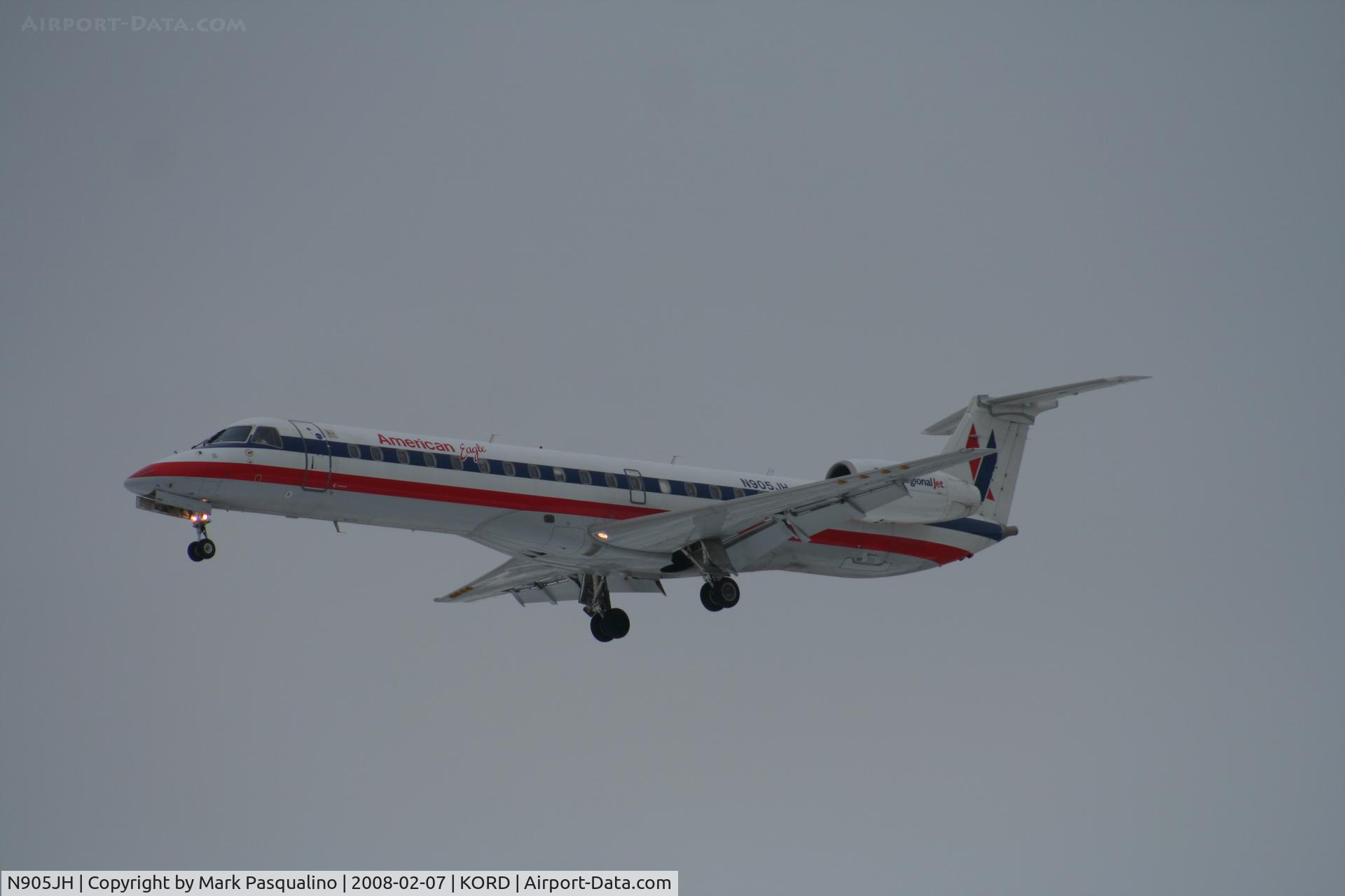 N905JH, 2005 Embraer ERJ-145LR (EMB-145LR) C/N 14500892, EMB-145LR