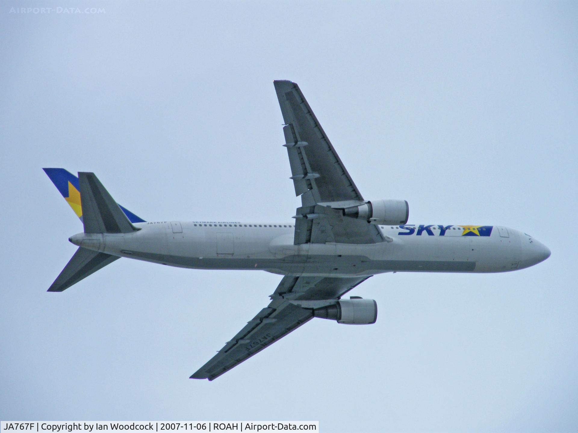 JA767F, 2001 Boeing 767-38E/ER C/N 30840, Boeing 767-36NER/Skymark Airlines/Naha
