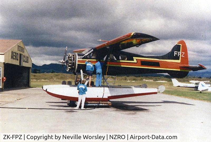 ZK-FPZ, De Havilland Canada DHC-2 Beaver Mk.1 C/N 717, At Rotorua 1988
