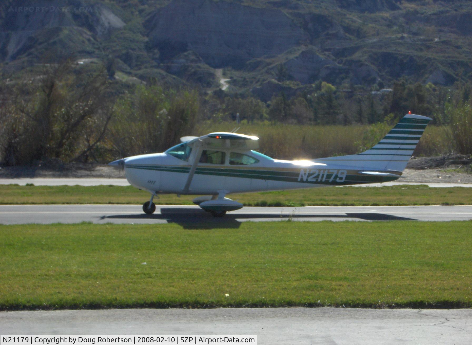 N21179, 1972 Cessna 182P Skylane C/N 18261468, 1972 Cessna 182P SKYLANE, Continental O-470-S 230 Hp, takeoff roll Rwy 04