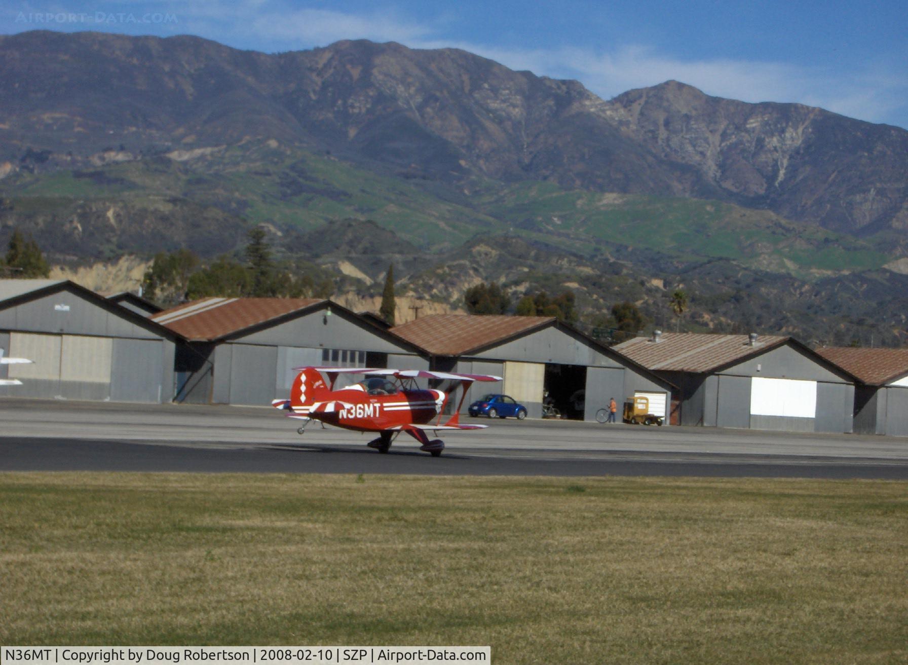 N36MT, 1995 Aviat Pitts S-2B Special C/N 5324, 1995 Aviat PITTS S-2B, Lycoming AEIO-540-D4A5 260 Hp, stunning example!, landing roll Rwy 04