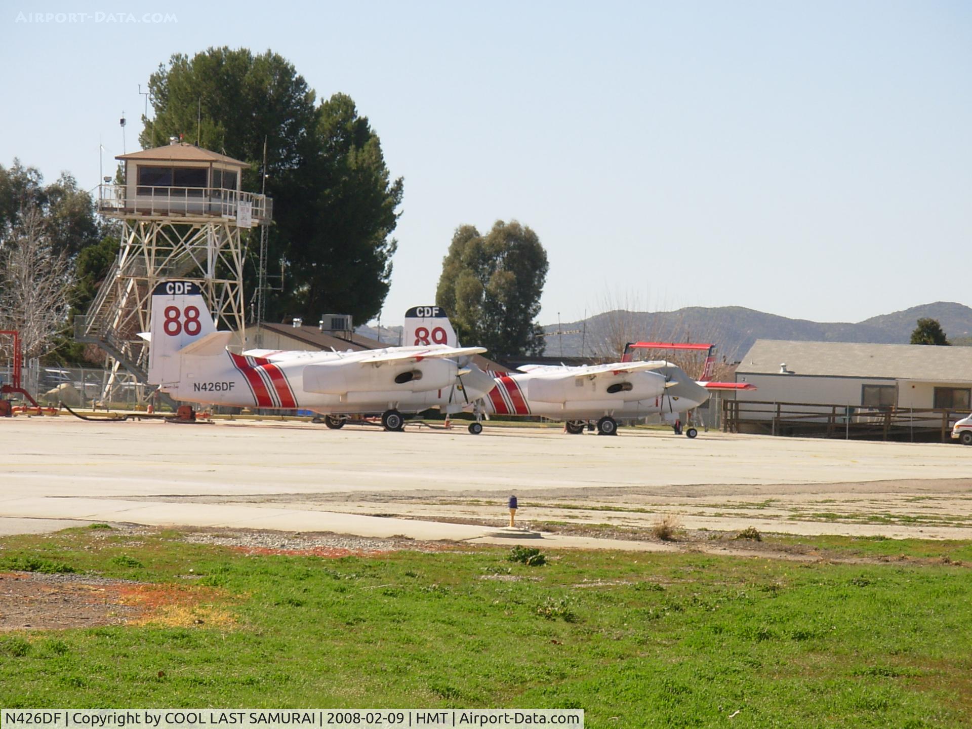 N426DF, 1999 Marsh Aviation S-2F3AT C/N 152824, CDF #88, N426DF and also #90 N425DF behind the 6DF.
