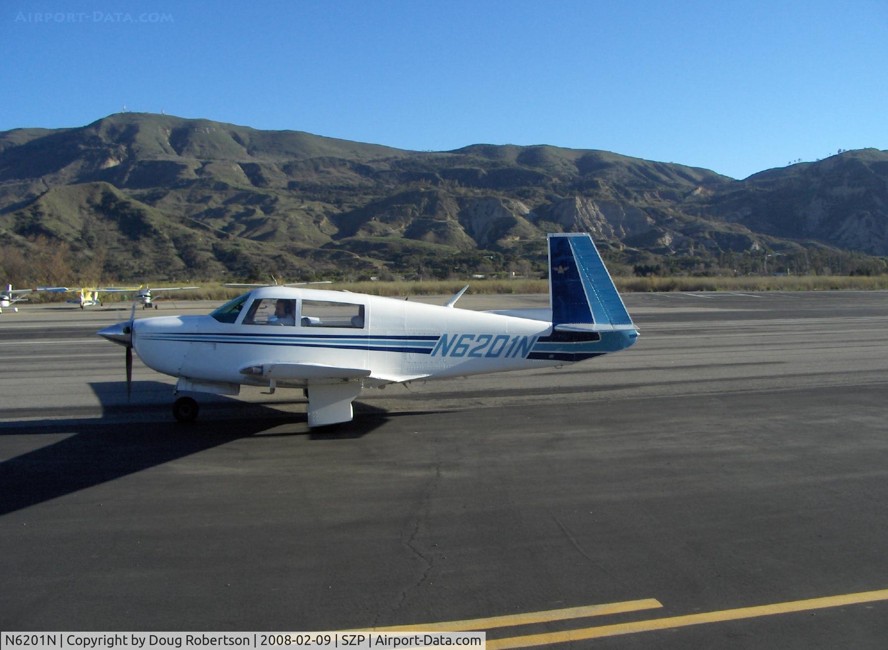 N6201N, 1978 Mooney M20J 201 C/N 24-0590, 1978 Mooney M20J 201, Lycoming IO-360 200 Hp, taxi to Rwy 22
