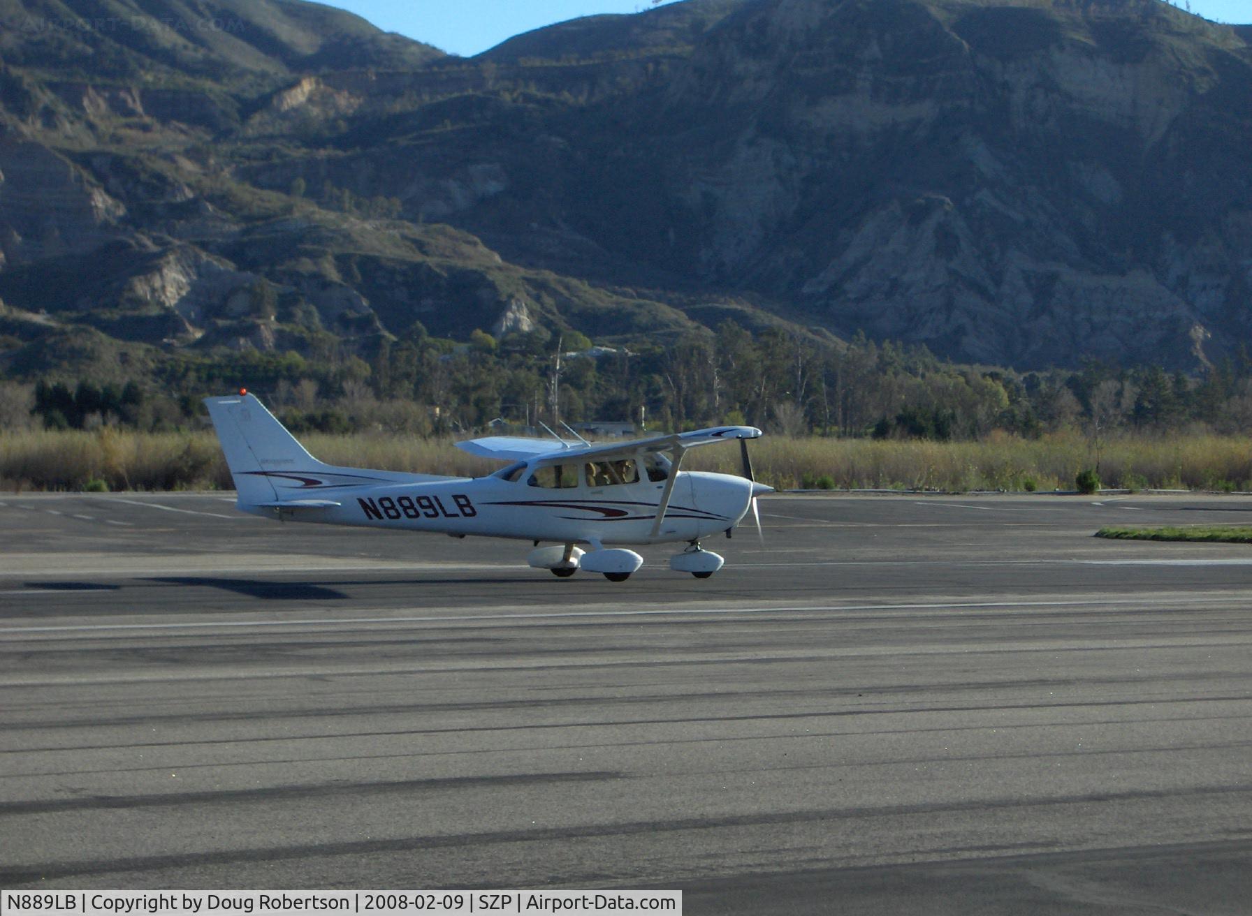 N889LB, 2005 Cessna 172S C/N 172S9889, 2005 Cessna 172S SKYHAWK SP II, Lycoming IO-360-L2A 180 Hp, landing Rwy 22
