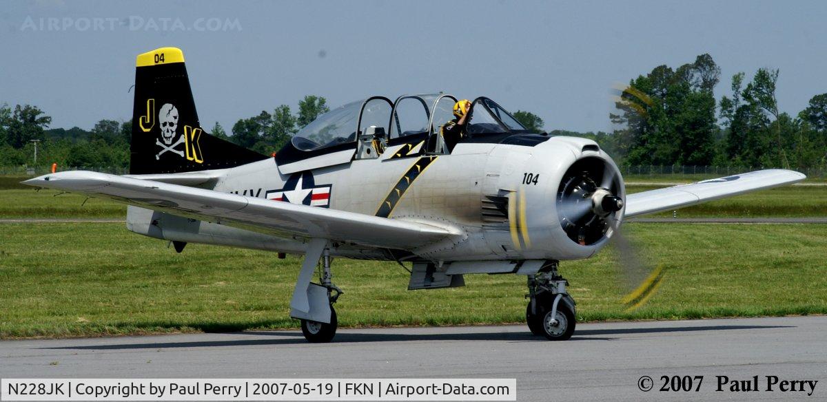 N228JK, 1955 North American T-28B Trojan C/N 200-31 (137668), Getting ready to shut her down