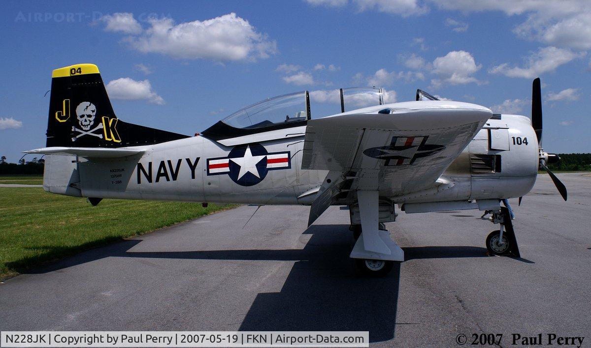 N228JK, 1955 North American T-28B Trojan C/N 200-31 (137668), Nice choice on the color scheme, a real classic