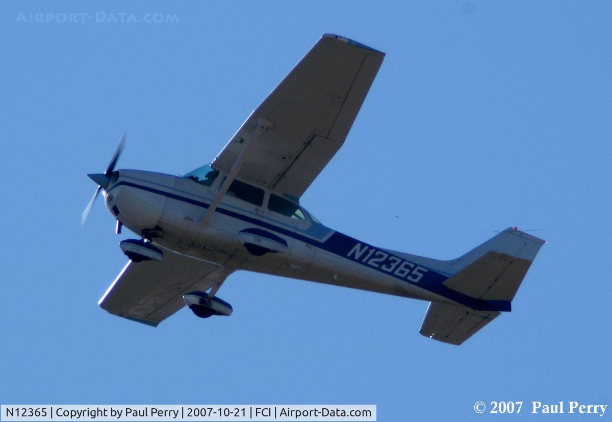 N12365, 1973 Cessna 172M C/N 17261950, Departing the field as the show breaks up