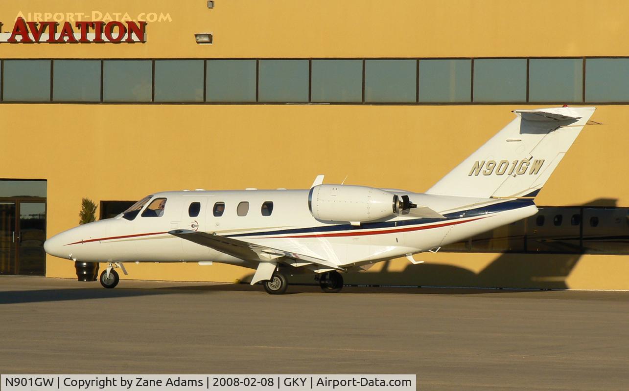 N901GW, 2001 Cessna 525 CitationJet CJ1 C/N 525-0470, At Arlington Municipal