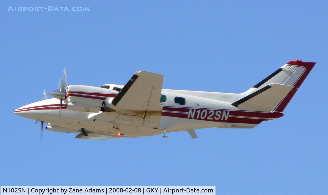 N102SN, 1973 Beech A60 C/N P-217, Takeoff from Arlington Municipal