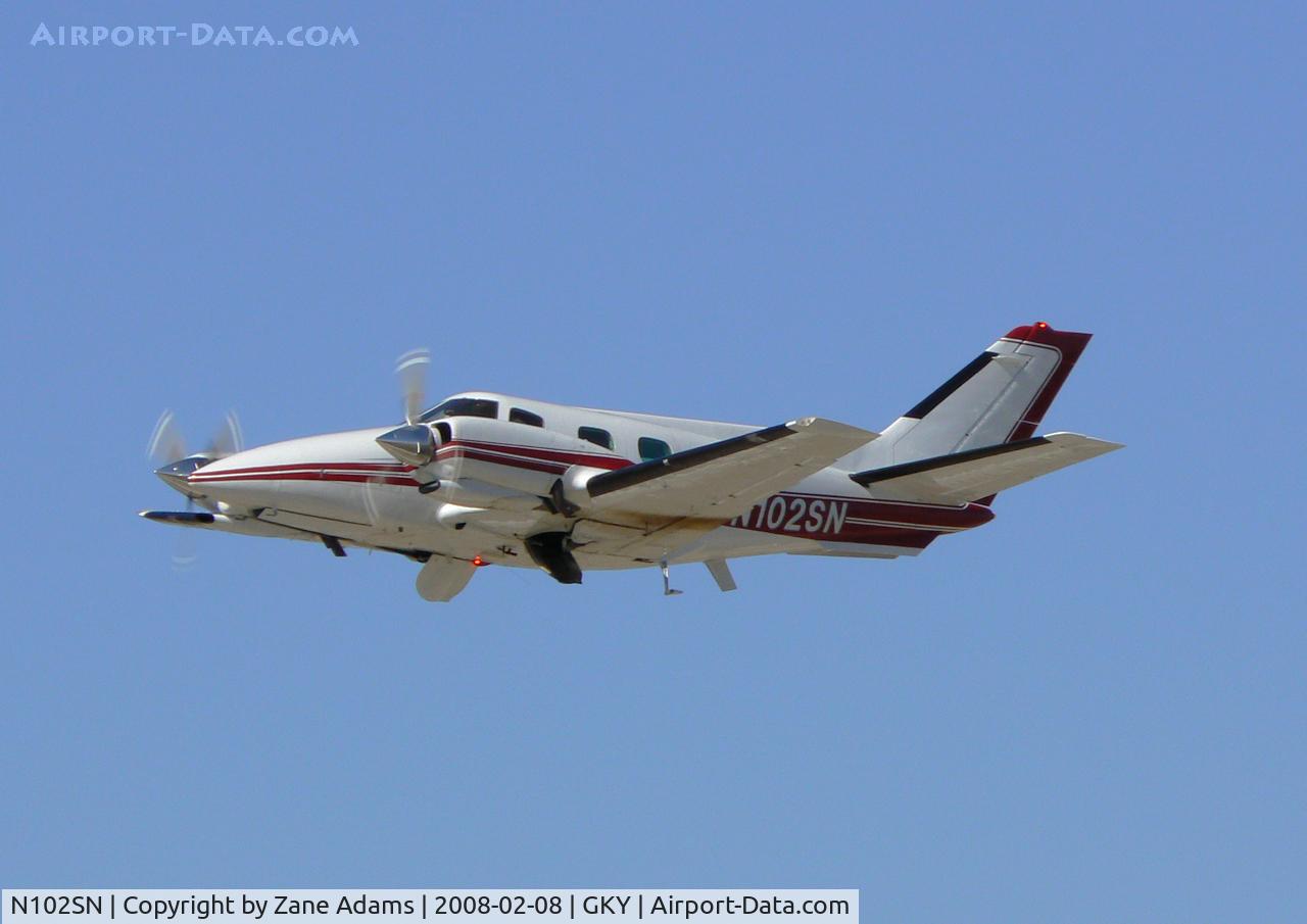 N102SN, 1973 Beech A60 C/N P-217, Takeoff from Arlington Municipal