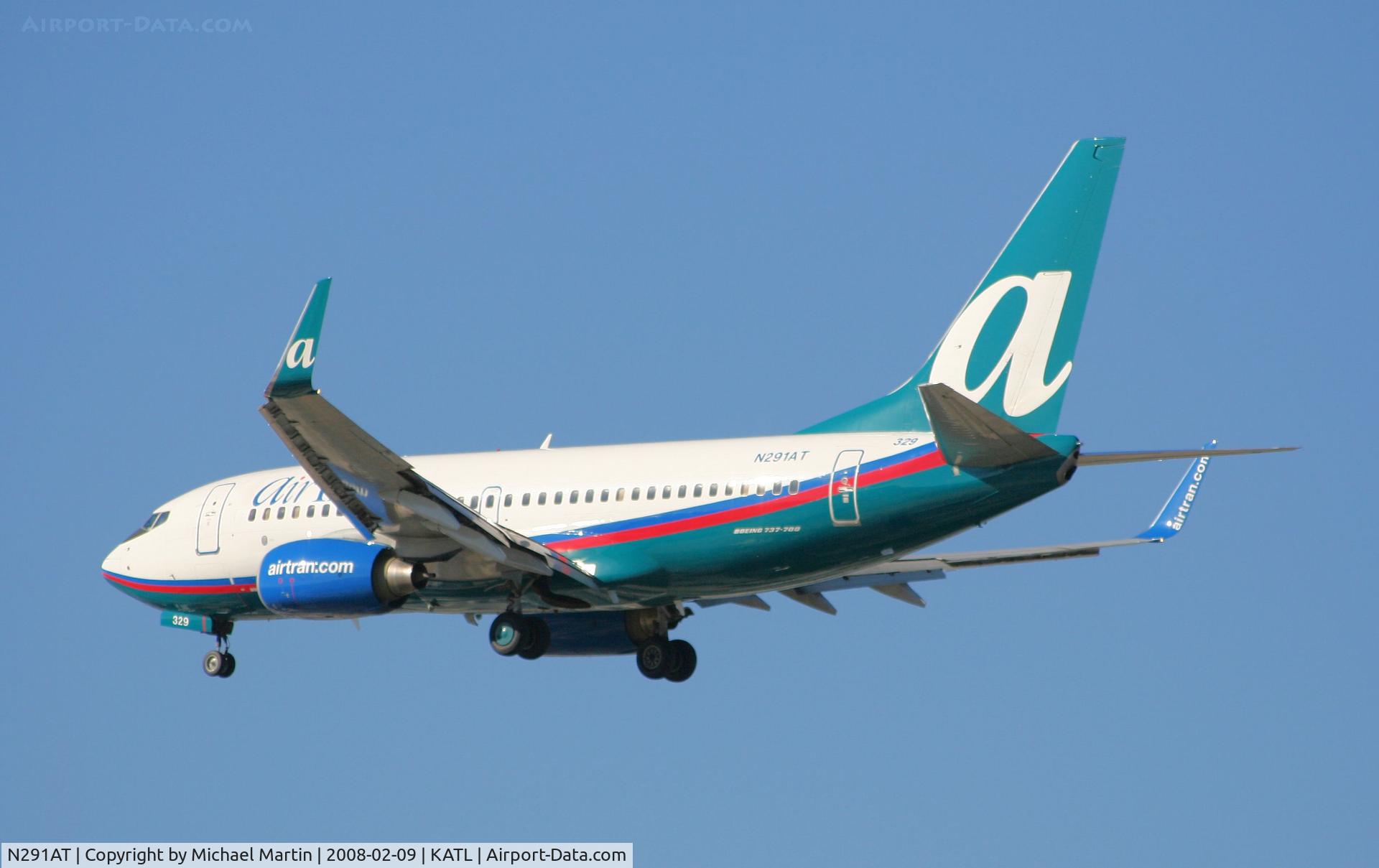 N291AT, 2006 Boeing 737-76N C/N 32675, Short Final for 26R