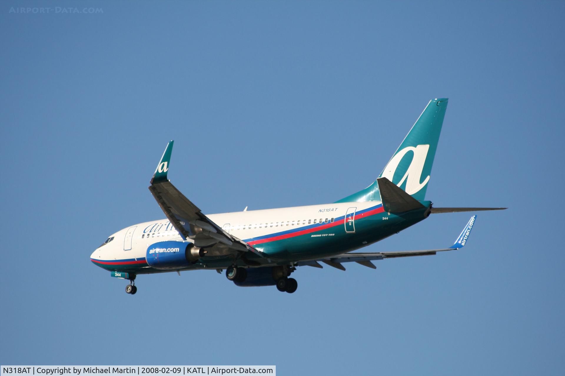 N318AT, 2007 Boeing 737-7BD C/N 33931, Short Final for 26R