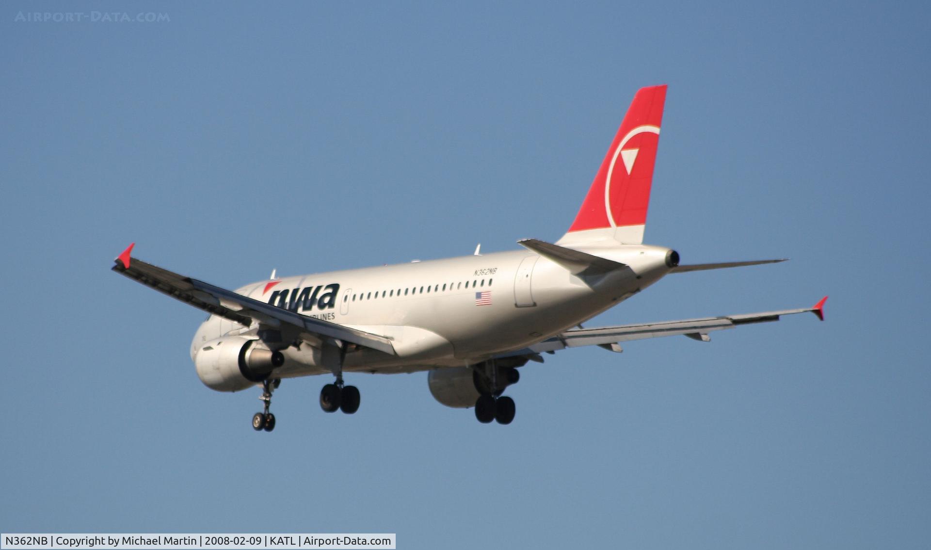 N362NB, 2003 Airbus A319-114 C/N 1982, Short Final for 26R