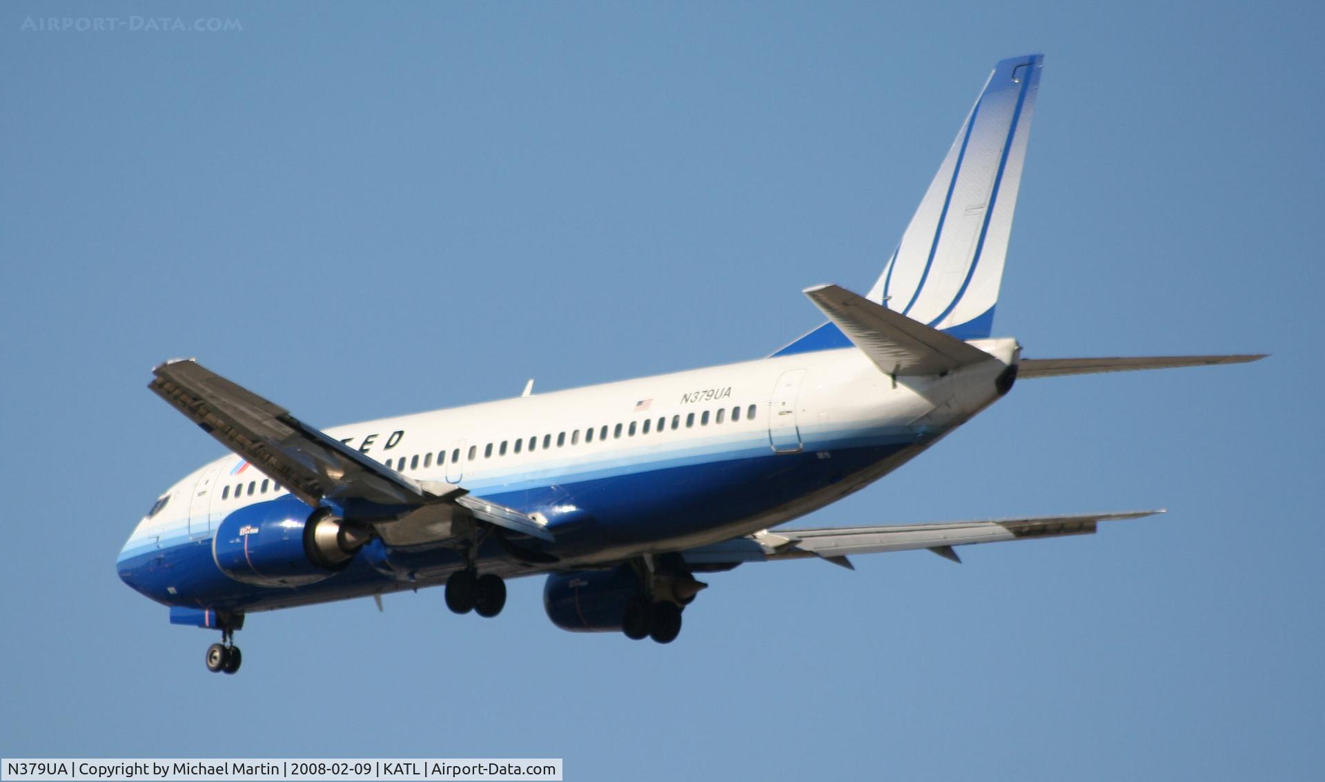 N379UA, 1990 Boeing 737-322 C/N 24654, Short Final for 26R