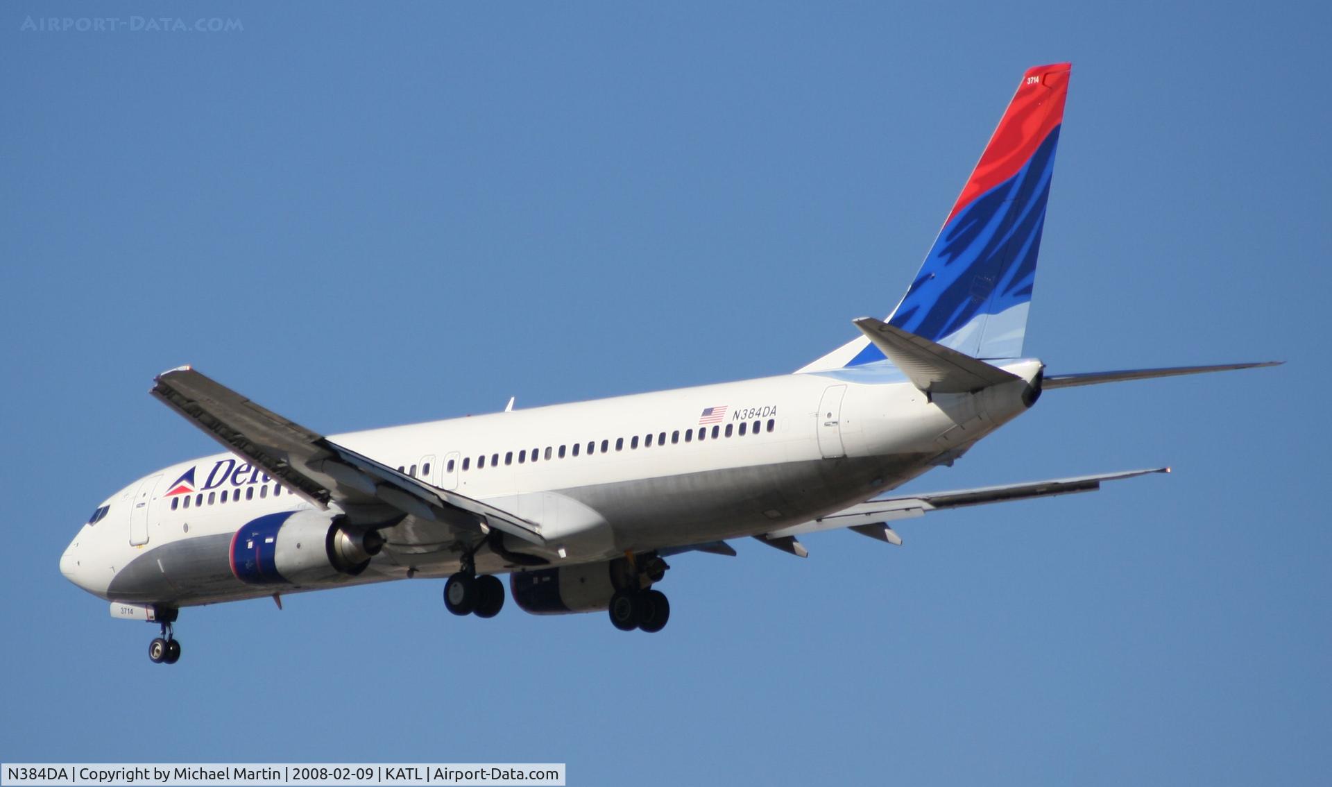 N384DA, 1999 Boeing 737-832 C/N 30347, Short Final for 26R
