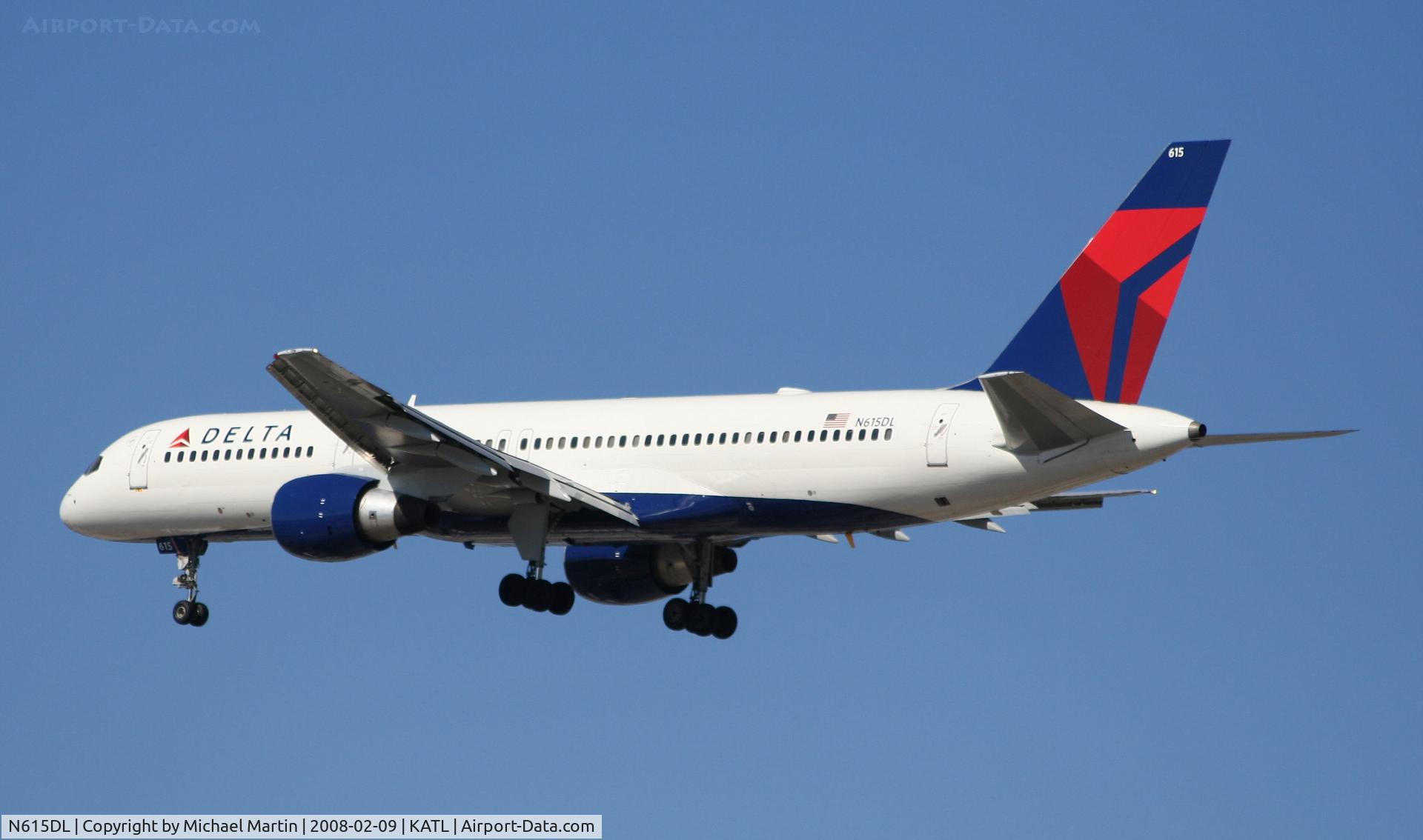 N615DL, 1986 Boeing 757-232 C/N 22822, Short Final for 26R