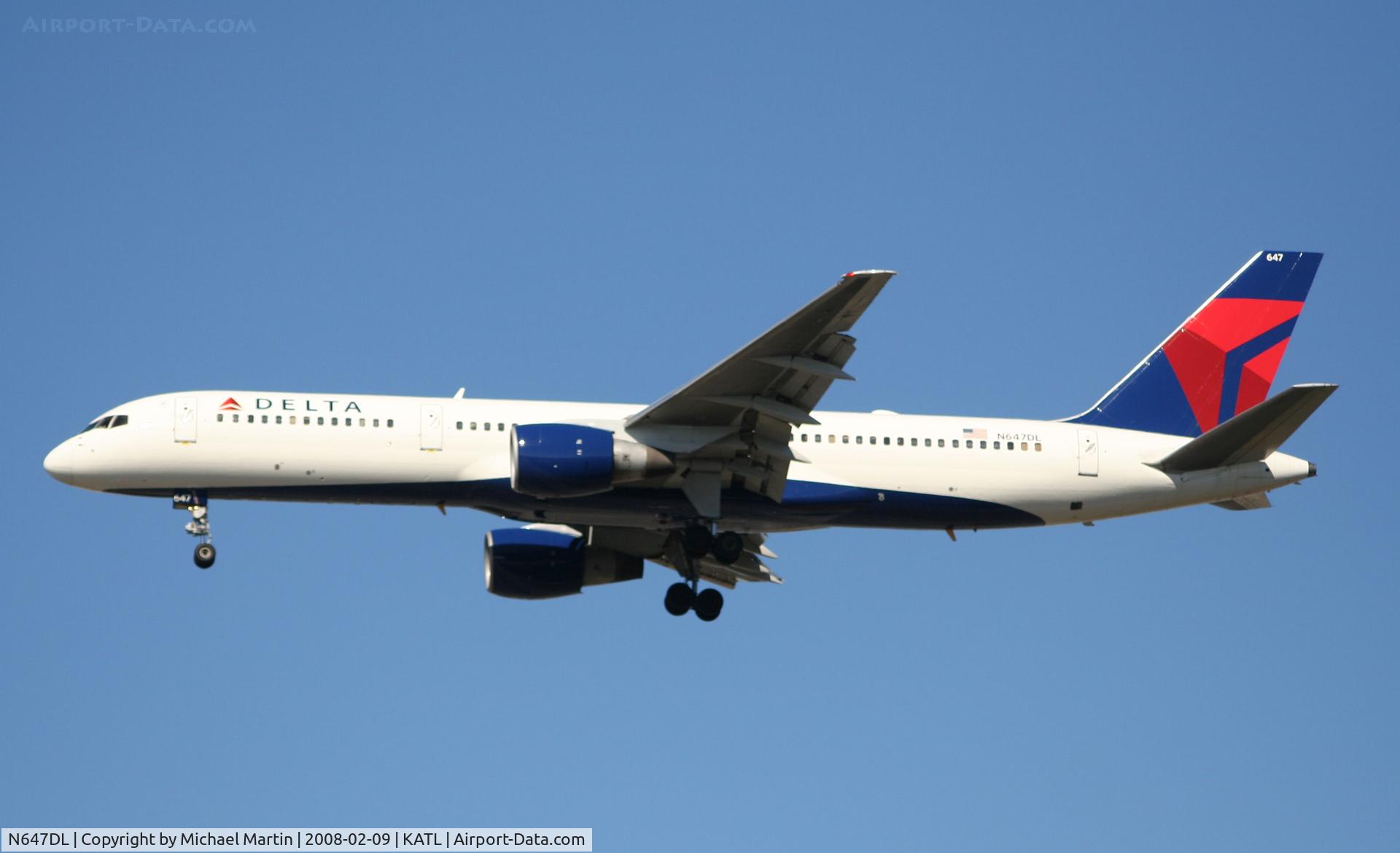 N647DL, 1989 Boeing 757-232 C/N 24218, On final for Runway 26R