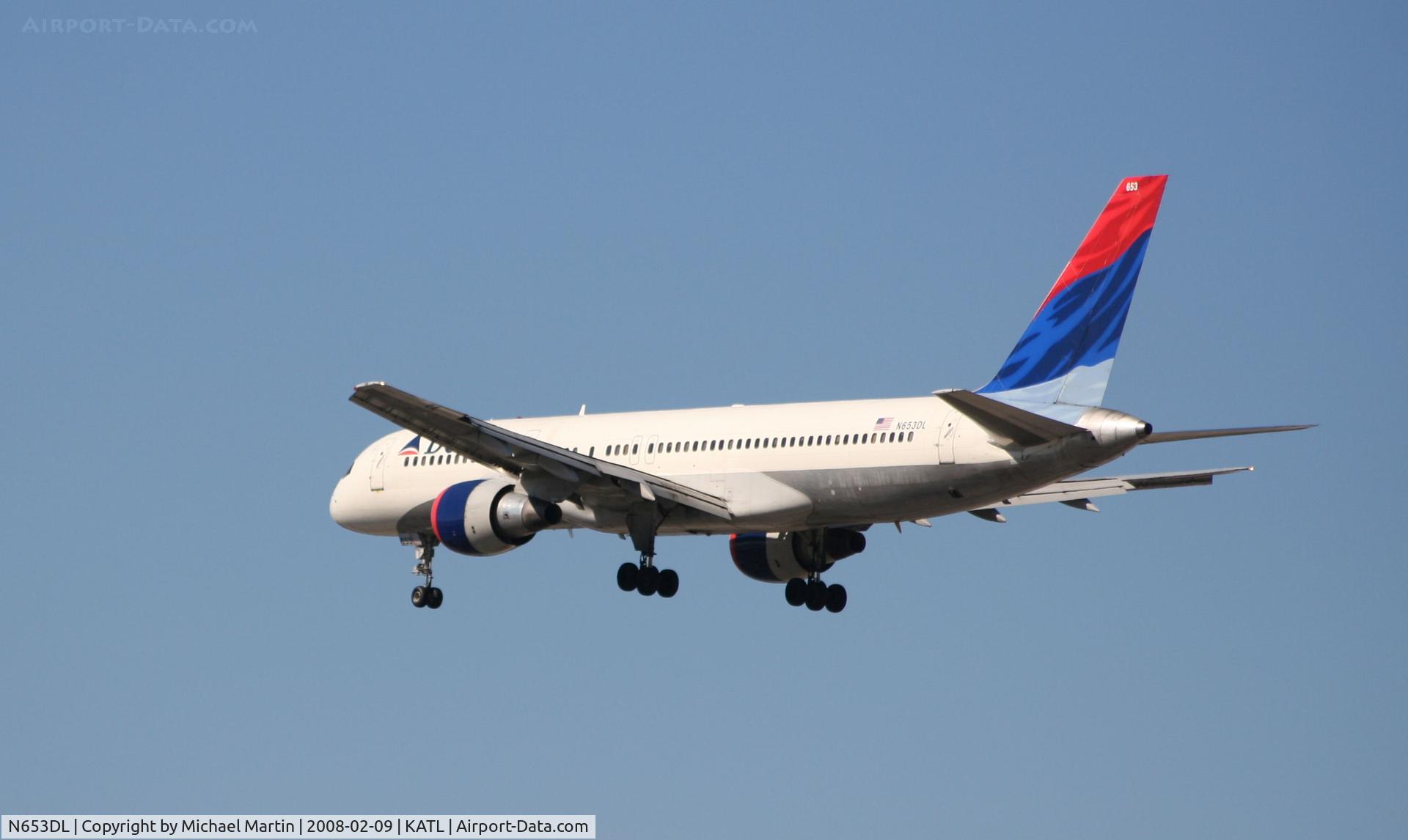 N653DL, 1990 Boeing 757-232 C/N 24393, Short Final for 26R