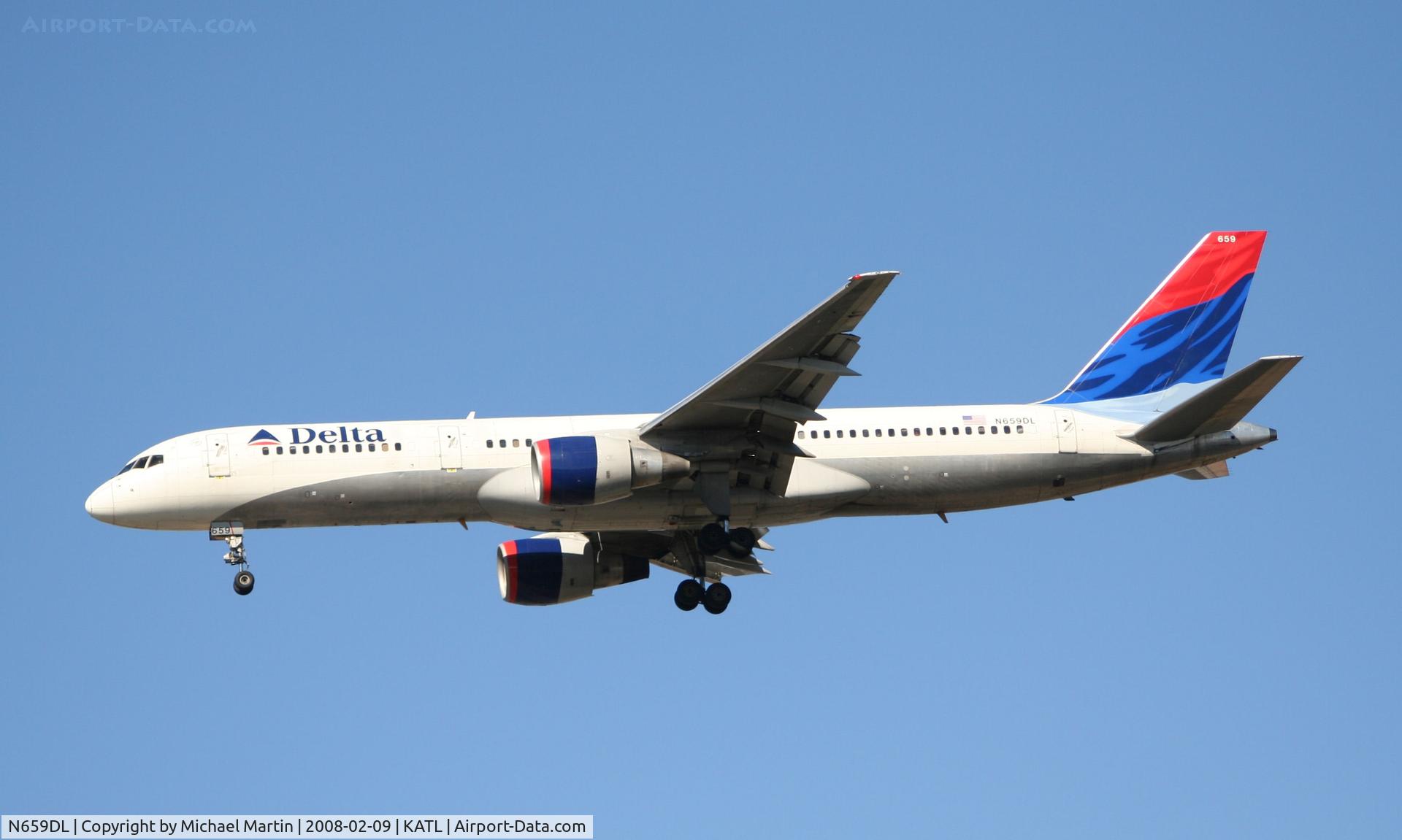 N659DL, 1990 Boeing 757-232 C/N 24421, On final for Runway 26R