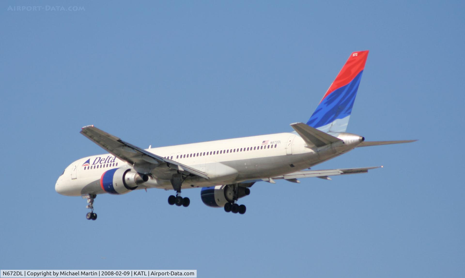 N672DL, 1992 Boeing 757-232 C/N 25977, Short Final for 26R