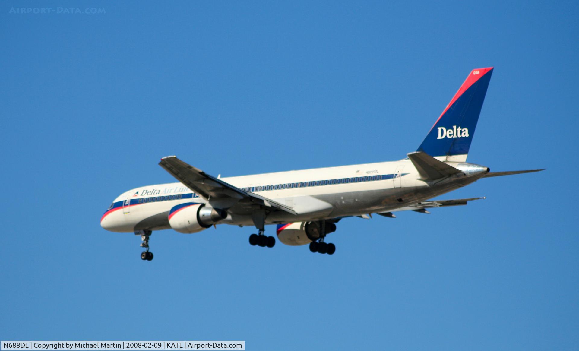 N688DL, 1998 Boeing 757-232 C/N 27587, Short Final for 26R