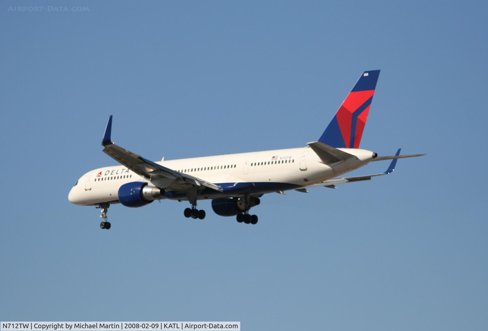 N712TW, 1997 Boeing 757-2Q8 C/N 27624, Short Final for 26R