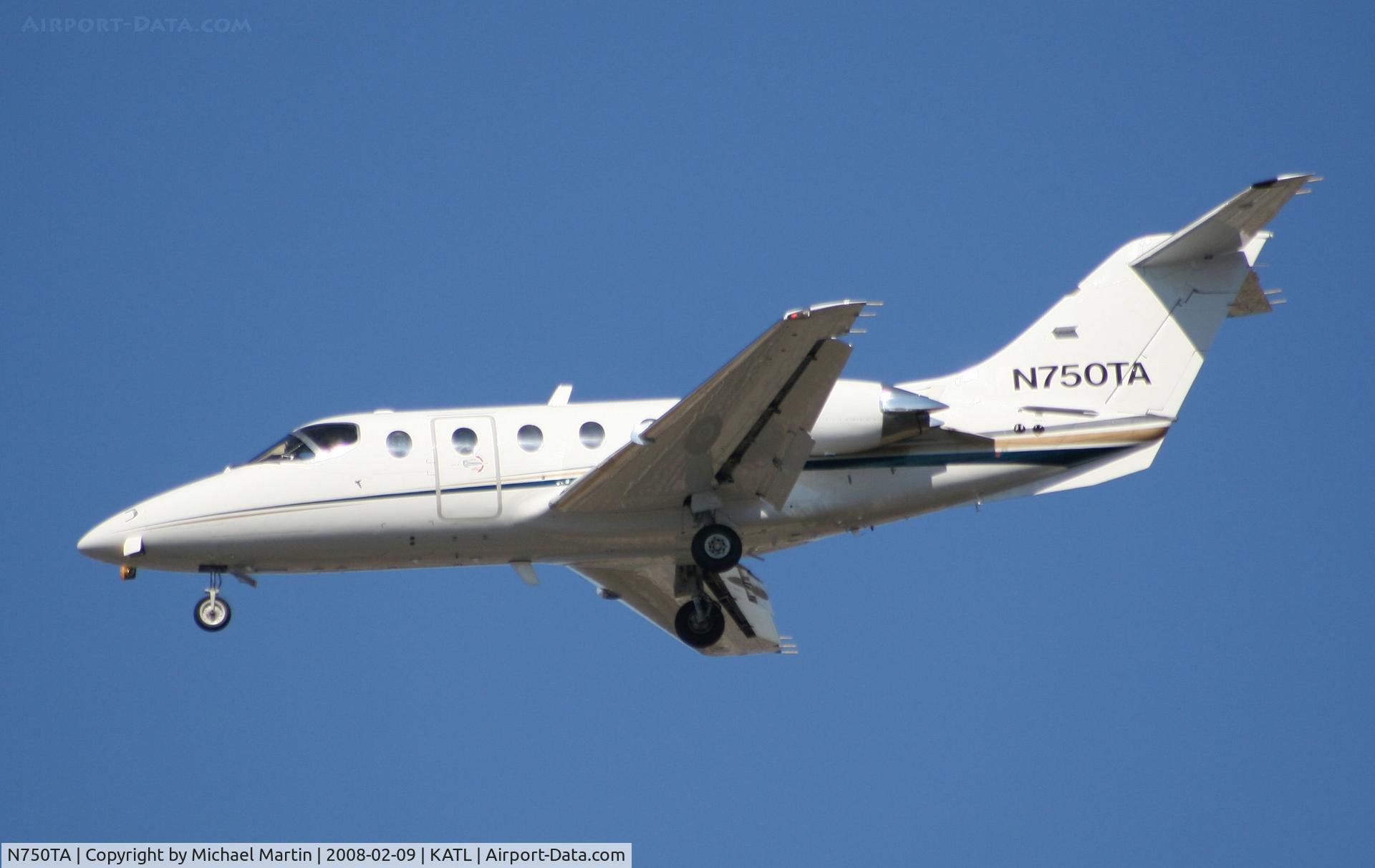 N750TA, 1999 Raytheon Aircraft Company 400A C/N RK-226, On final for Runway 26R