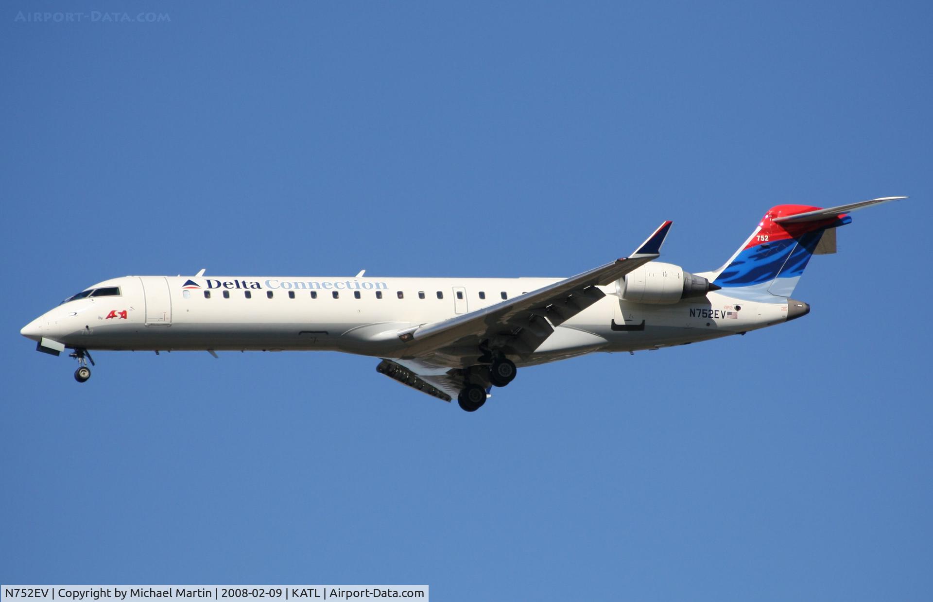 N752EV, Bombardier CRJ-701 (CL-600-2C10) Regional Jet C/N 10166, On final for Runway 26R