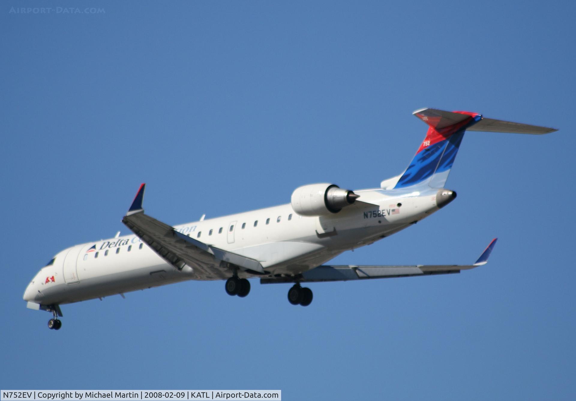 N752EV, Bombardier CRJ-701 (CL-600-2C10) Regional Jet C/N 10166, Short Final for 26R