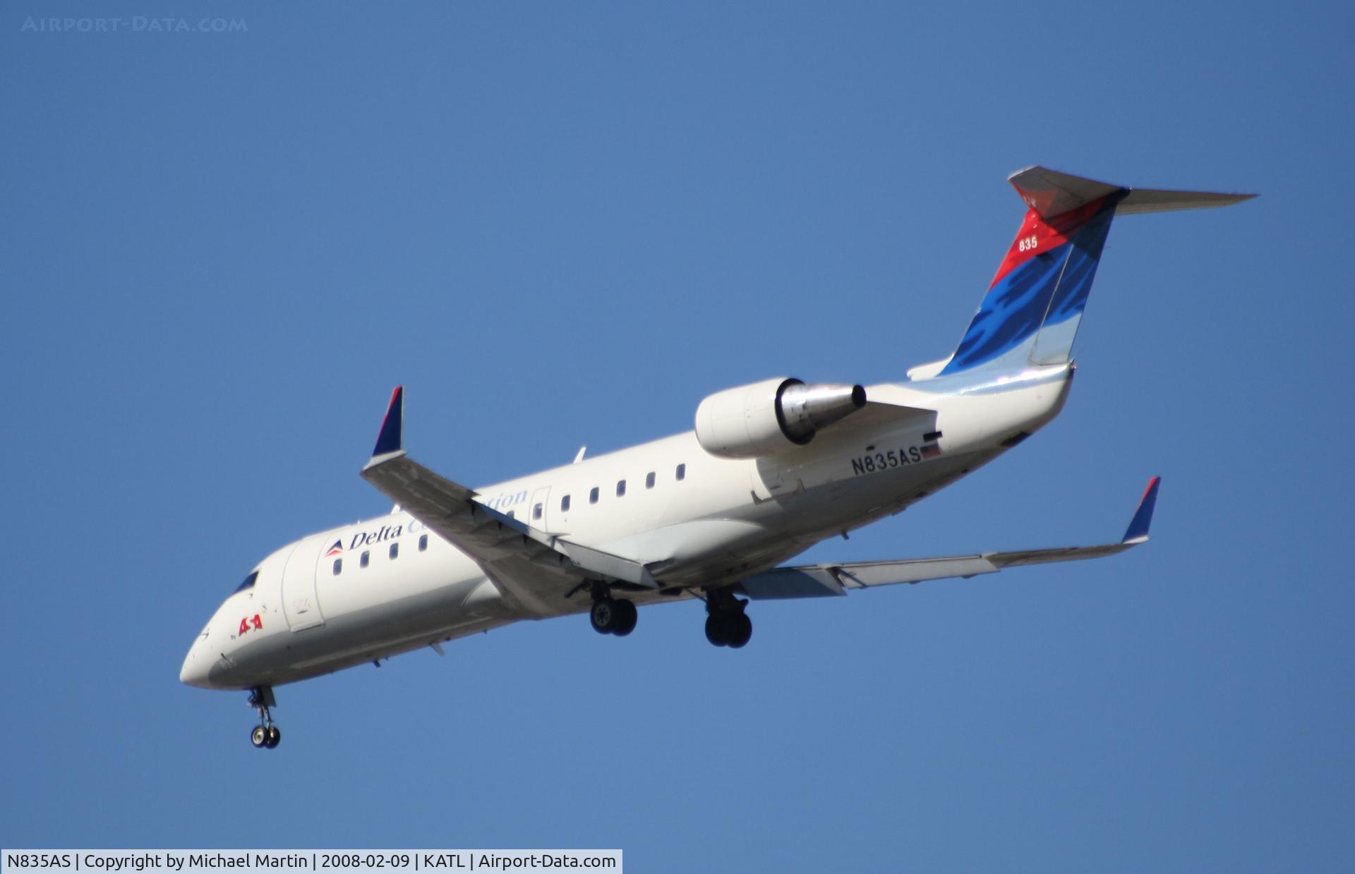 N835AS, 1998 Bombardier CRJ-200ER (CL-600-2B19) C/N 7258, Short Final for 26R