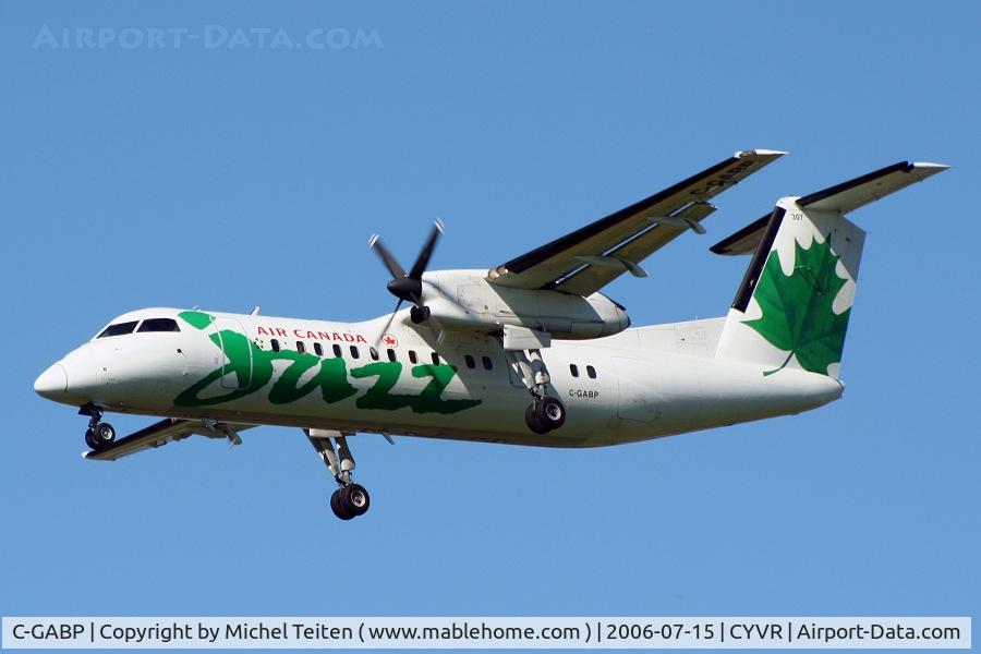 C-GABP, 1991 De Havilland Canada DHC-8-311 Dash 8 C/N 257, Air Canada Jazz landing at Vancouver