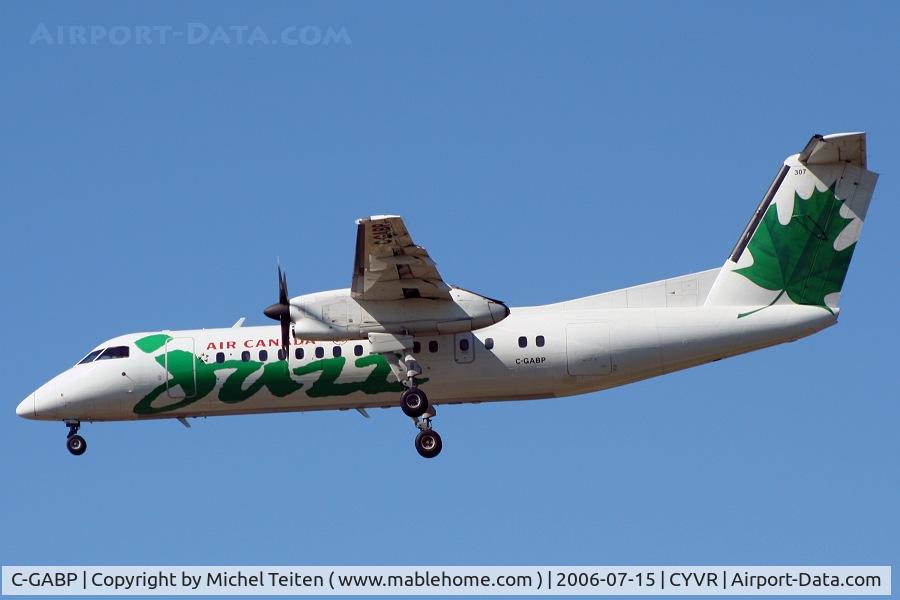 C-GABP, 1991 De Havilland Canada DHC-8-311 Dash 8 C/N 257, Air Canada Jazz landing at Vancouver