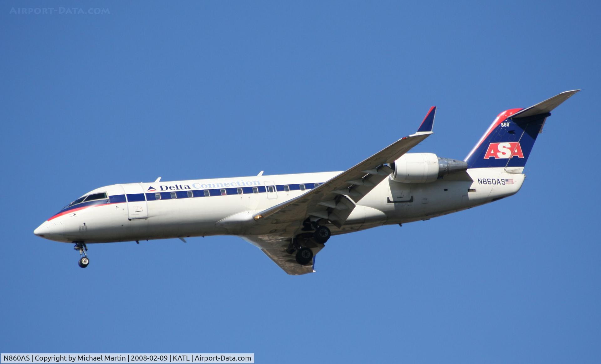 N860AS, 2000 Bombardier CRJ-200ER (CL-600-2B19) C/N 7433, On final for Runway 26R