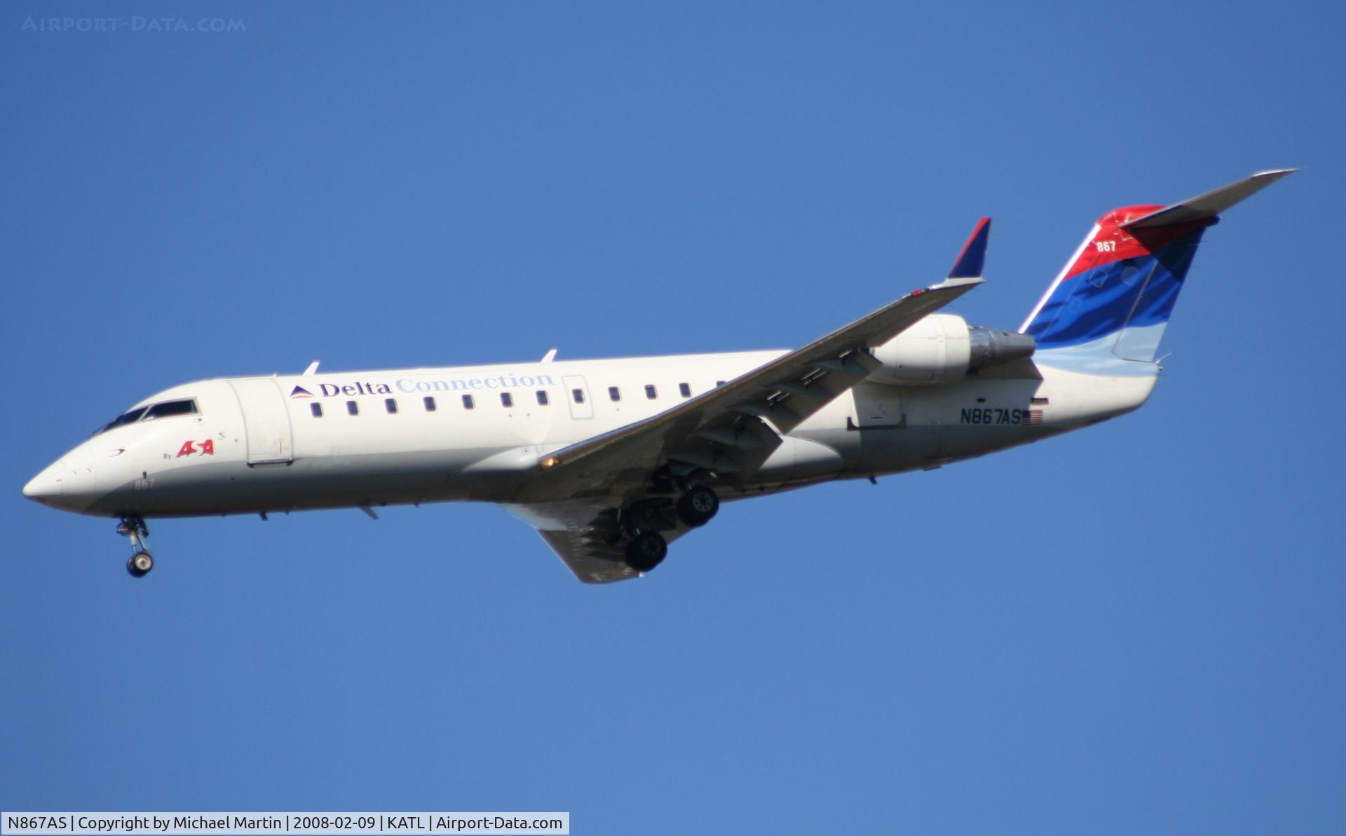 N867AS, 2000 Bombardier CRJ-200ER (CL-600-2B19) C/N 7463, On final for Runway 26R
