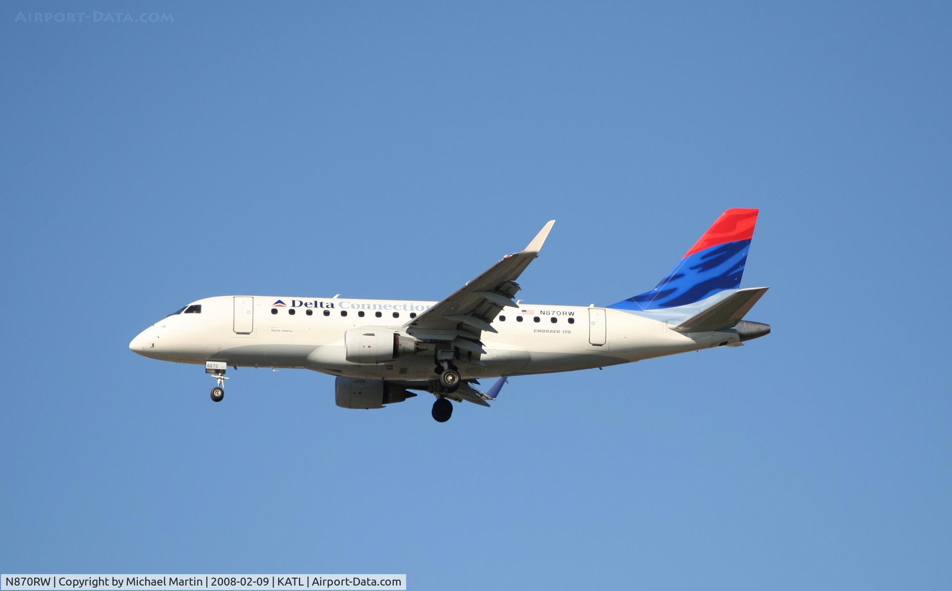 N870RW, 2006 Embraer 170SU (ERJ-170-100SU) C/N 17000138, On final for Runway 26R